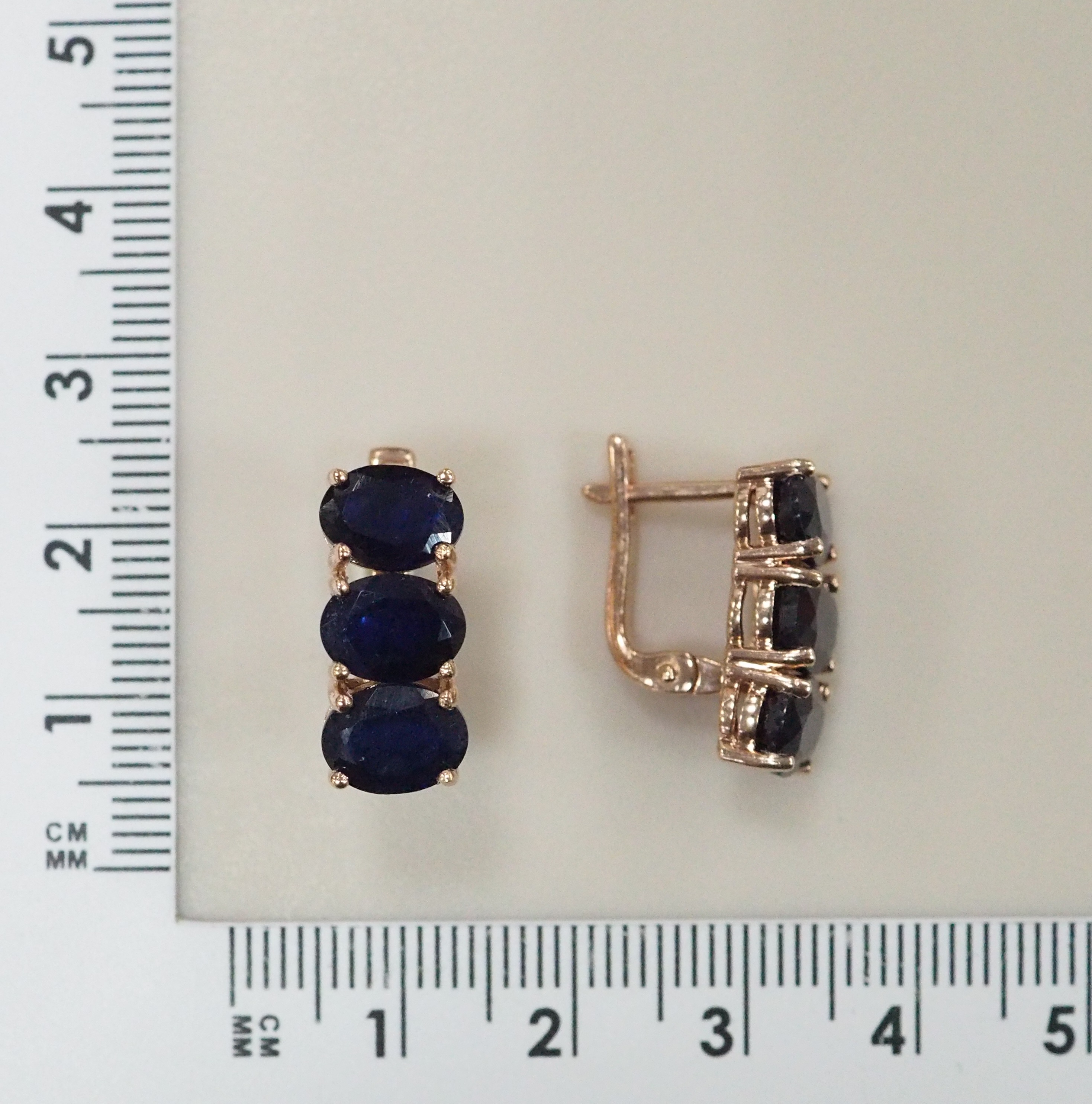 Серебряные серьги с сапфирами